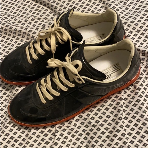 Sneakers - Picture 2 of 5